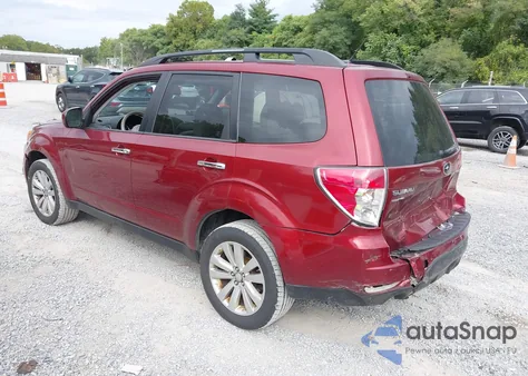 2013 Subaru Forester 2.5X Premium z USA, uszkodzony, nr VIN JF2SHADCXDH400460